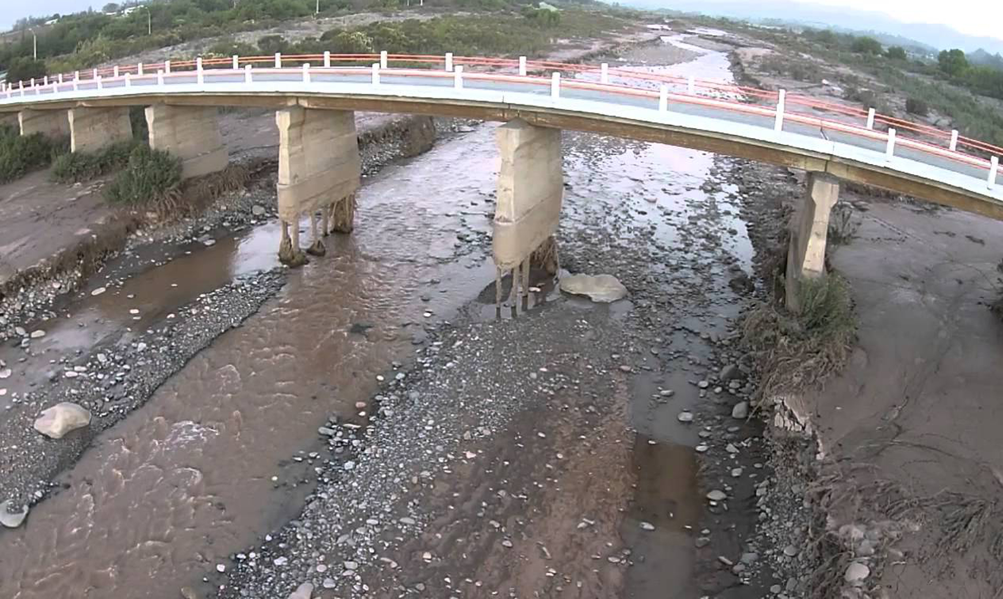 SOCAVACION EN RIOS Y PUENTES